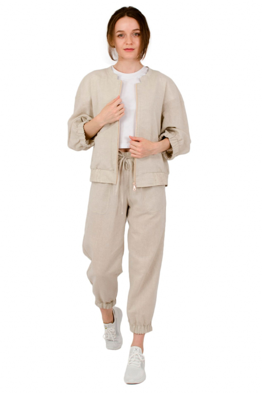 Бомбер об'ємного сілуету з накладними кишенями та спущеним рукавом з манжетом