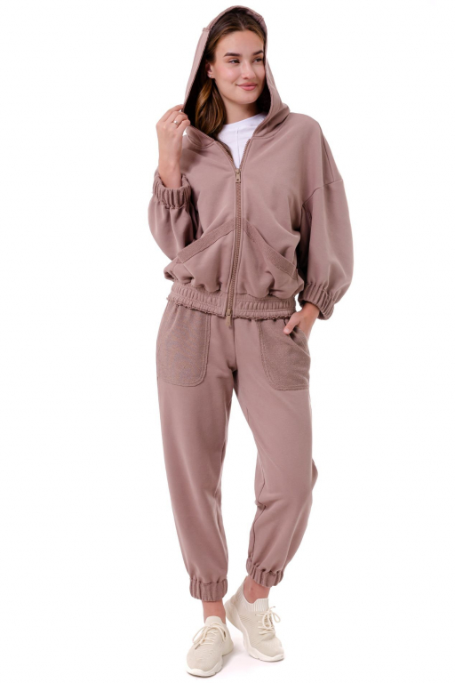 Кофта на блискавці з капюшоном вільного силуету з накладними кишенями та відкритими швами у кольорі моко