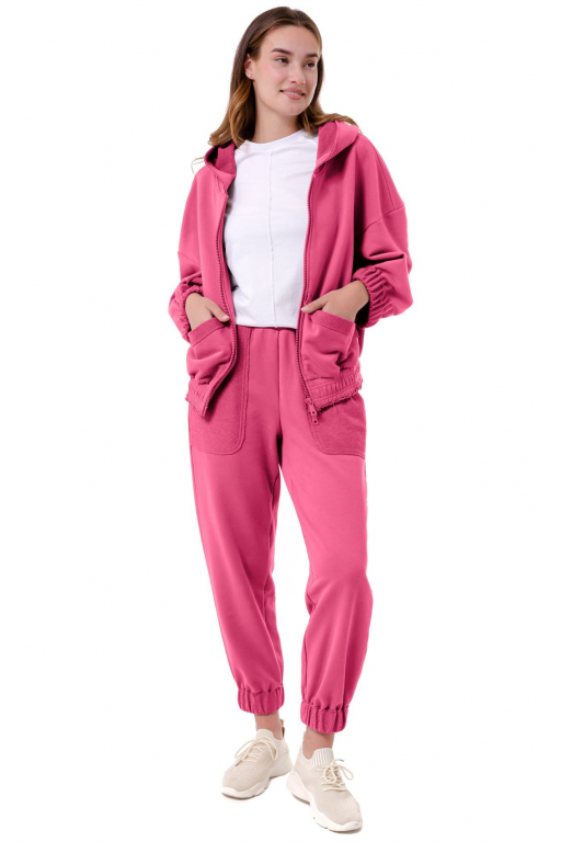 Кофта на блискавці з капюшоном вільного силуету з накладними кишенями та відкритими швами у малиновому кольорі