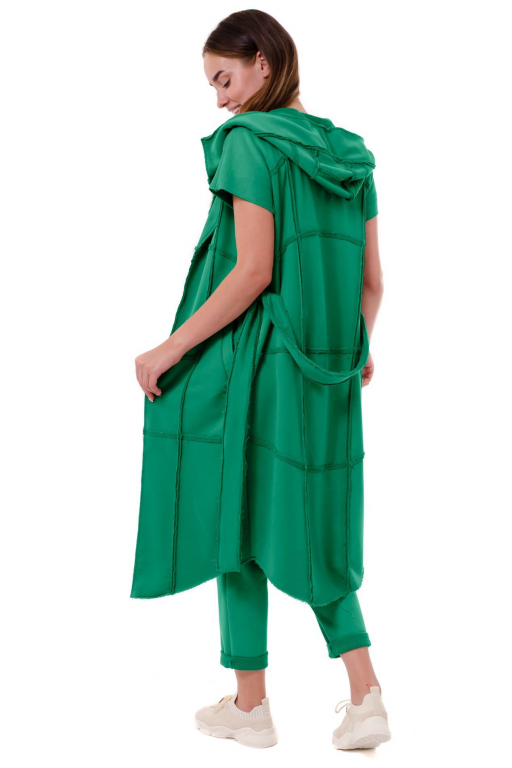 Тренч довгий з коротким рукавом та двома кишенями з відкритими швами зеленого кольору